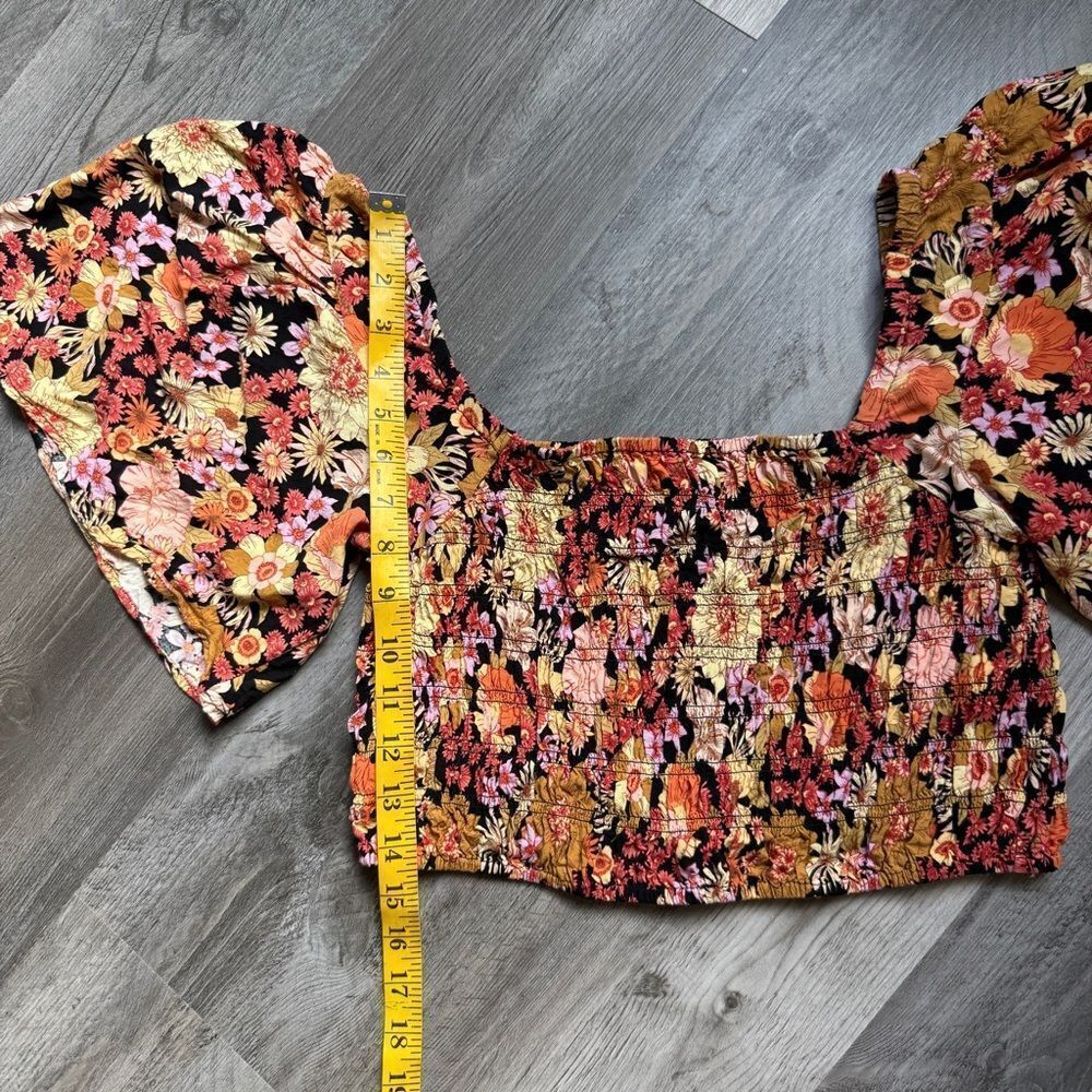 Rip Curl Off Shoulder Crop Top Smocked Black Floral Medium - Picture 6 of 8